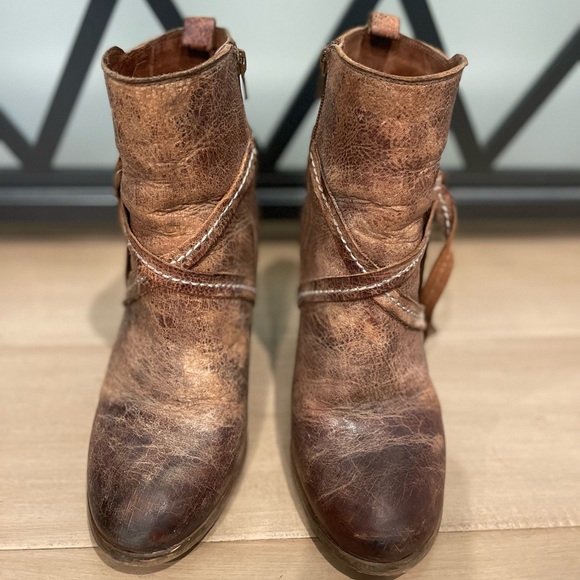 Diba Ankle Boot - Picture 2 of 4